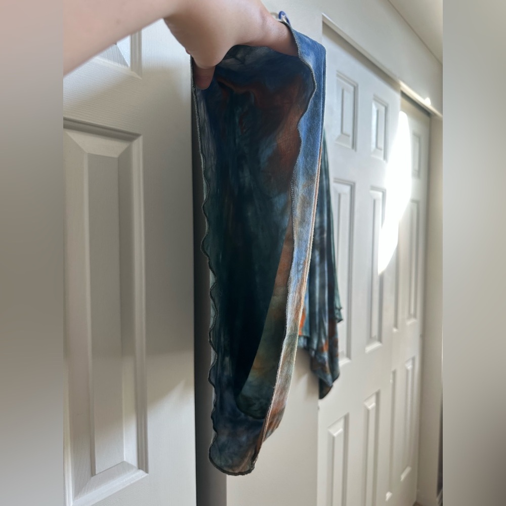 Vibrant Tie-Dye One Size Flowy Poncho Hippie Colorful Boho Top - Picture 5 of 7